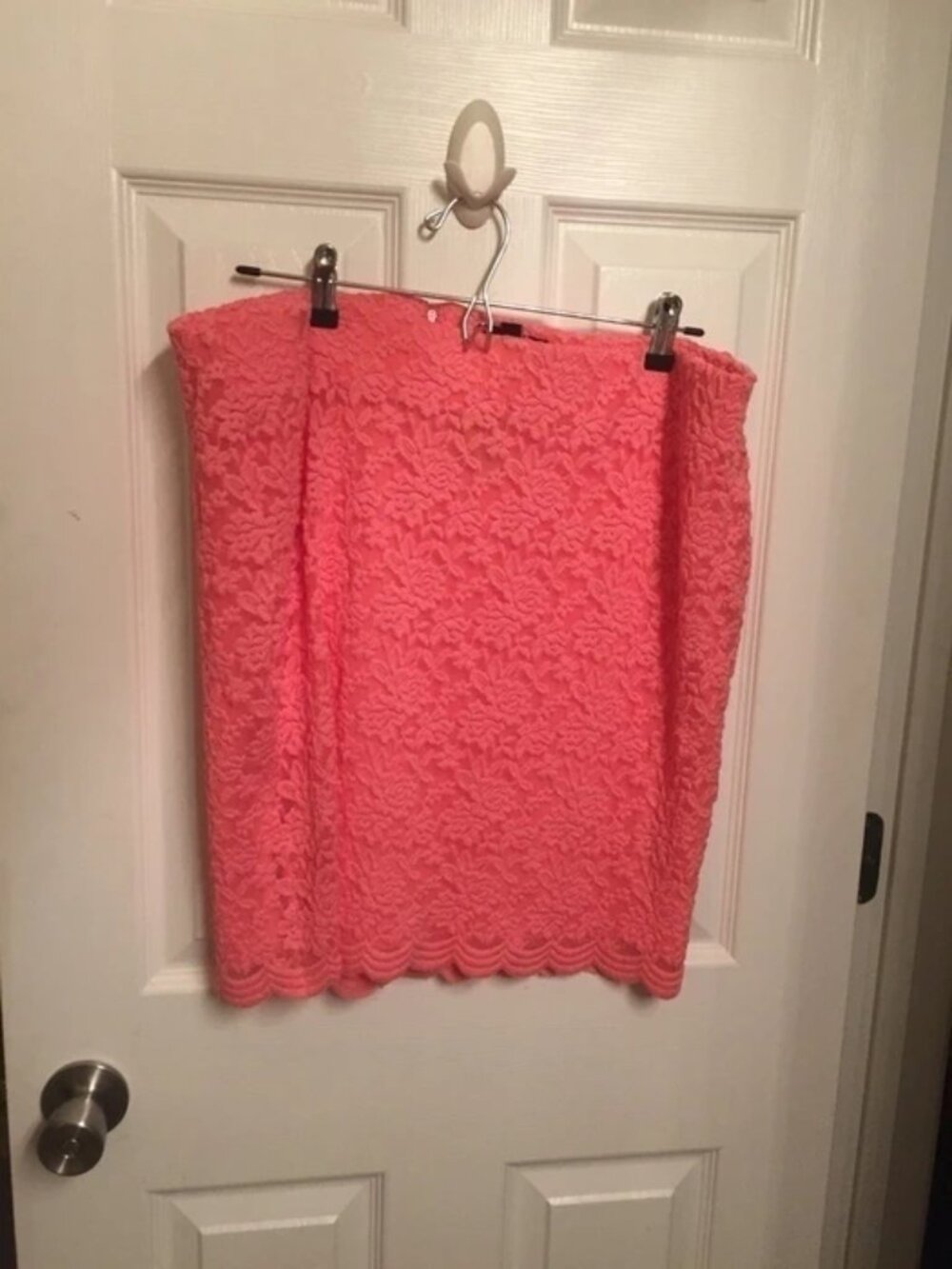 NWT salmon colored Torrid size 2 lace mini skirt